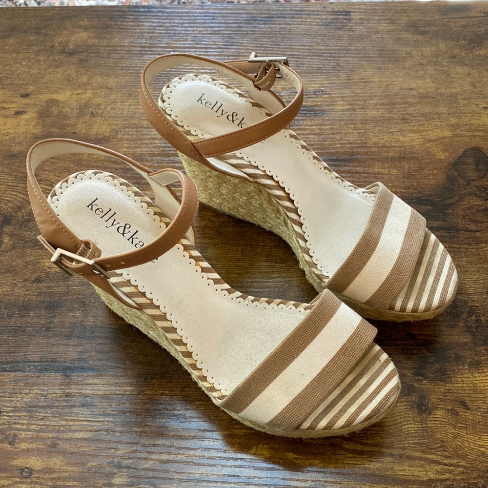 Kelly&Katie striped wedge size 6